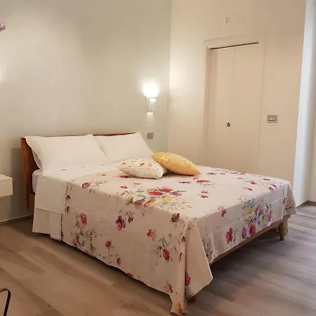 Rosamar Guest house *